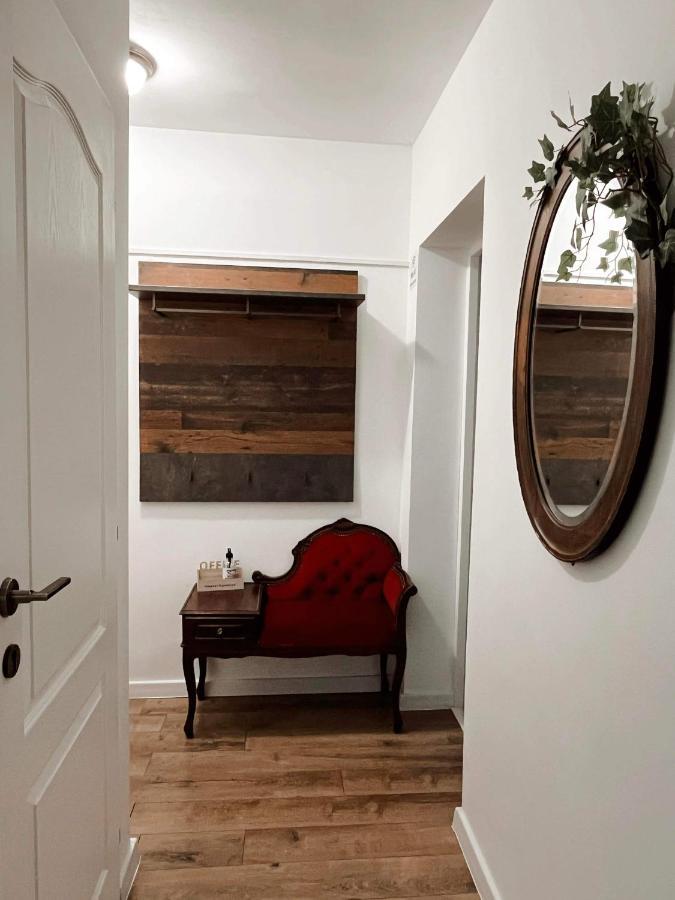 Niran Apartament Oradea Buitenkant foto