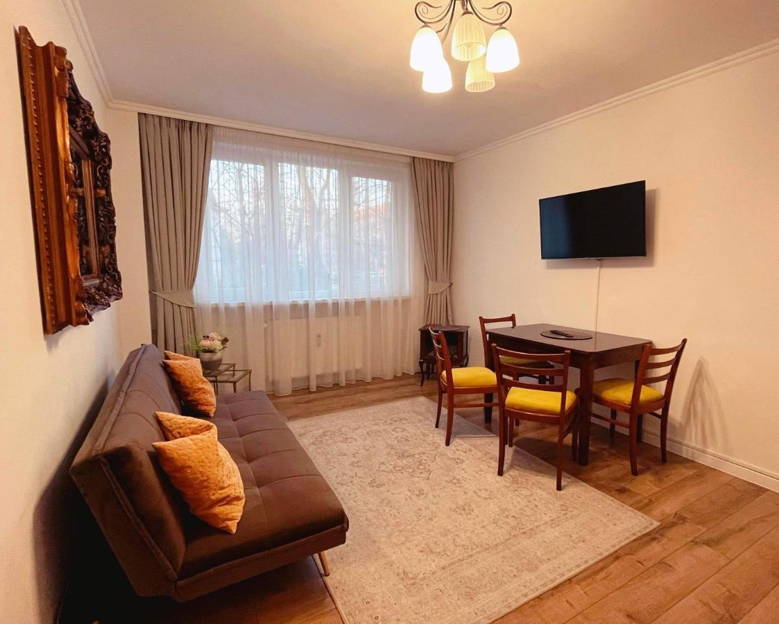 Niran Apartament Oradea Buitenkant foto